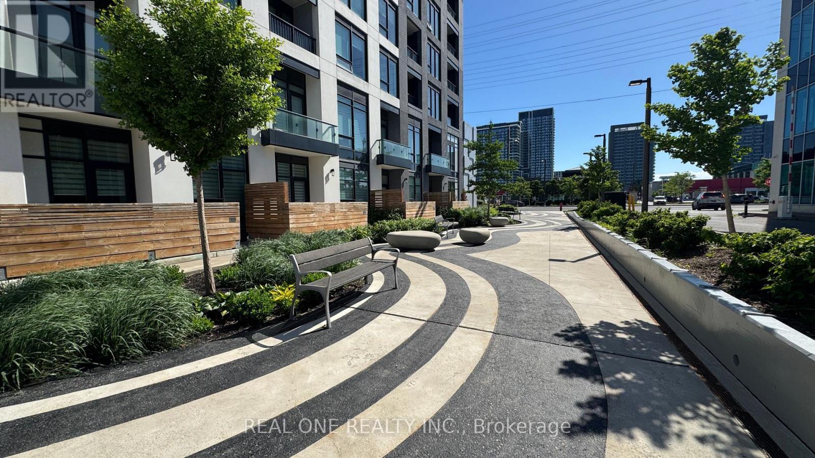 #201E 8868 YONGE STREET - 30