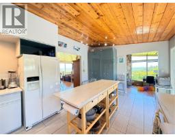 2472 Mountview Rd, Port Mcneill, BC V0N2R0 Photo 17