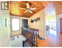 Entrance - 2472 Mountview Rd, Port Mcneill, BC V0N2R0 Photo 6