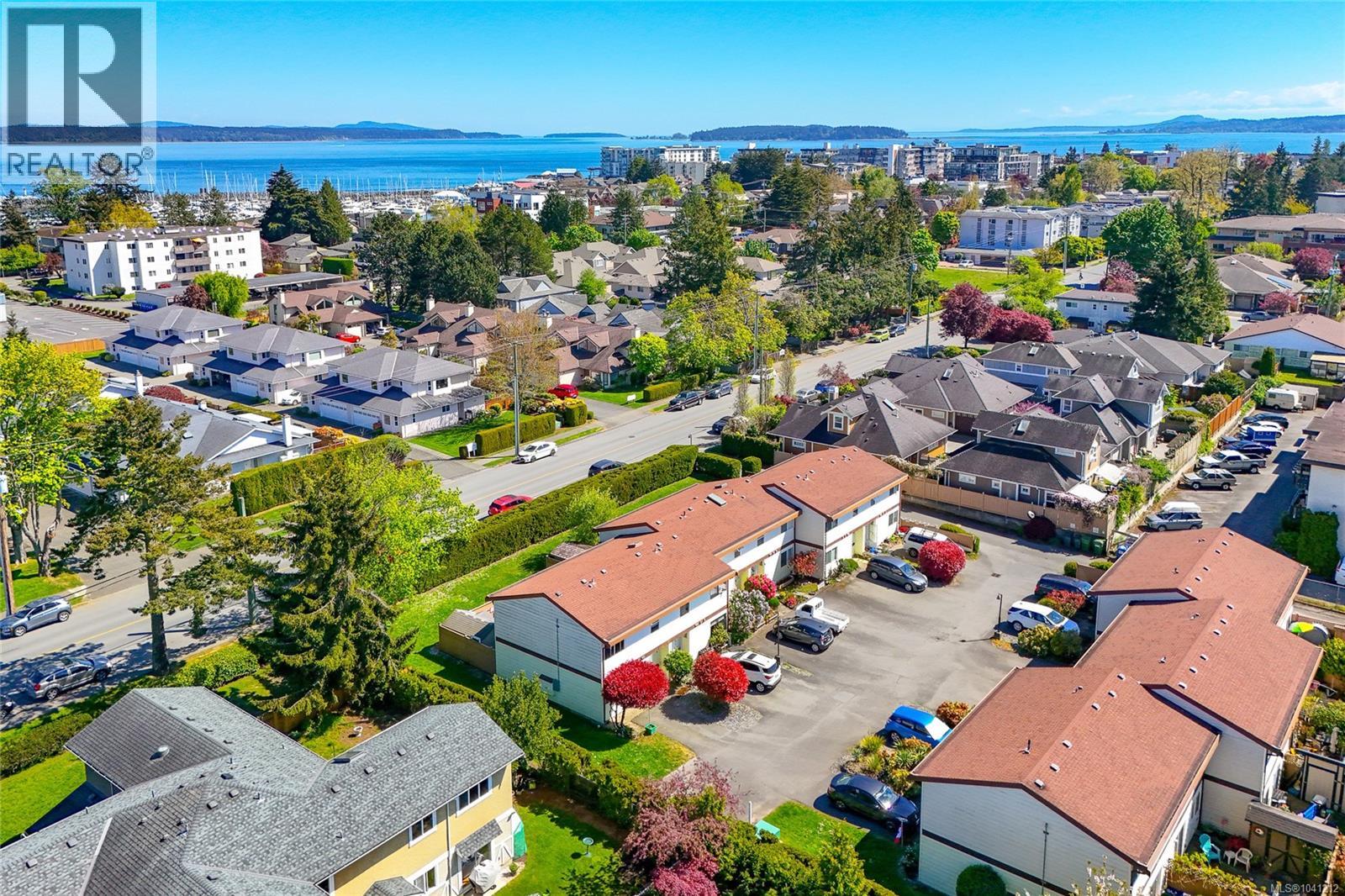 6 10046 Fifth Street, Sidney