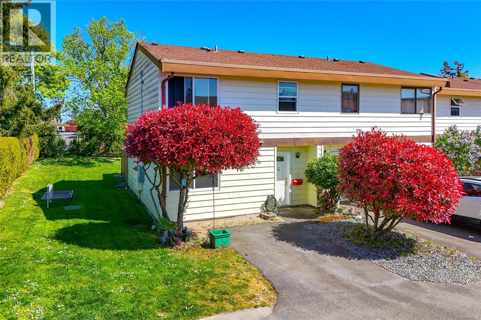 6 10046 Fifth Street, Sidney