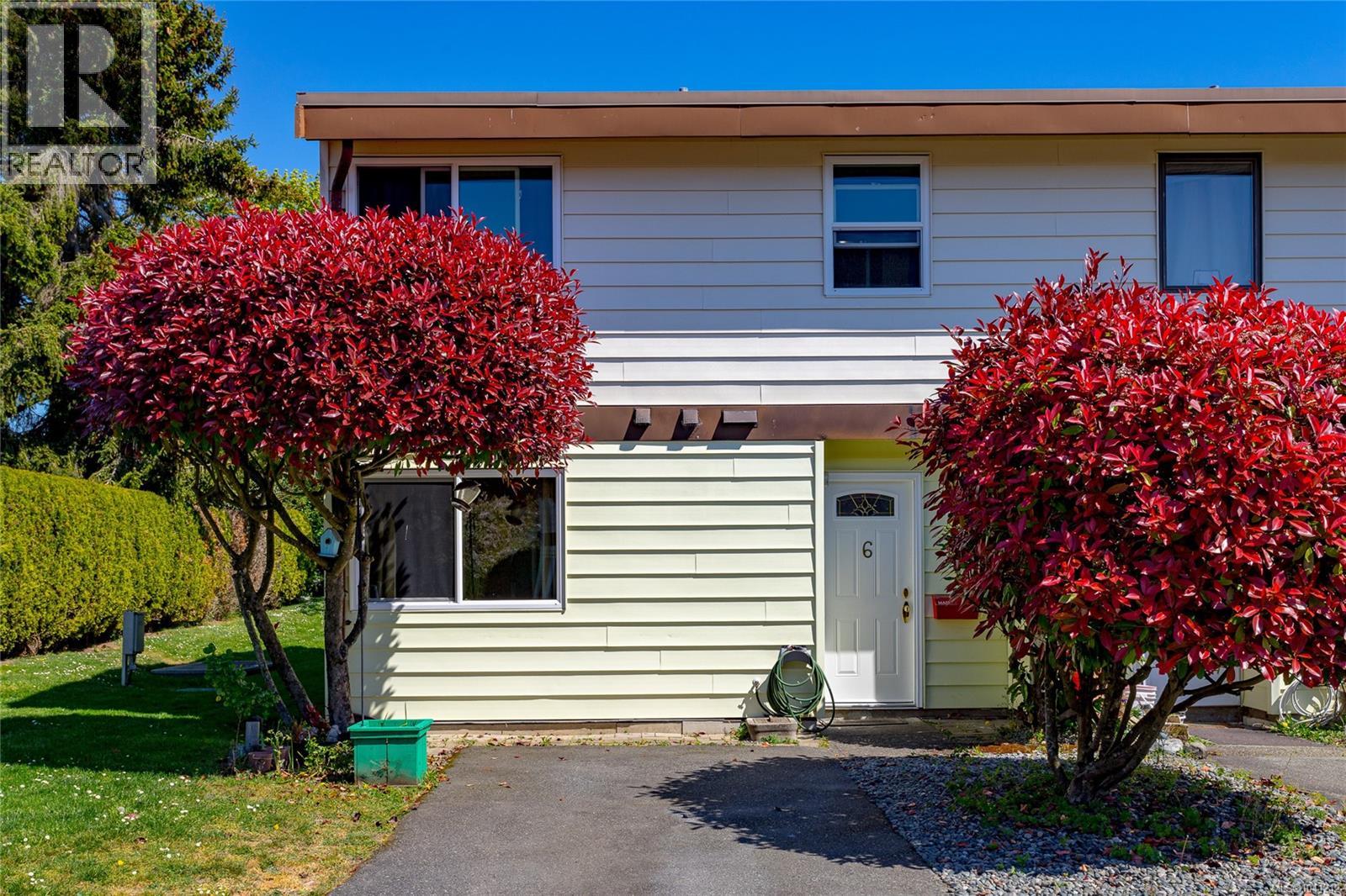 6 10046 Fifth Street, Sidney