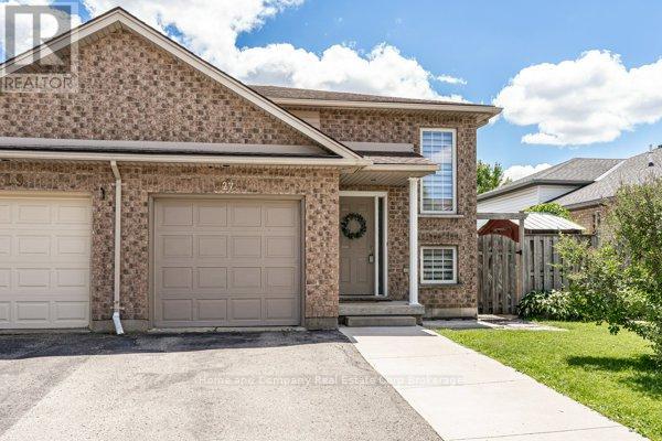 127 WALSH CRESCENT - 2
