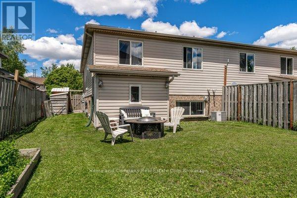127 WALSH CRESCENT - 36