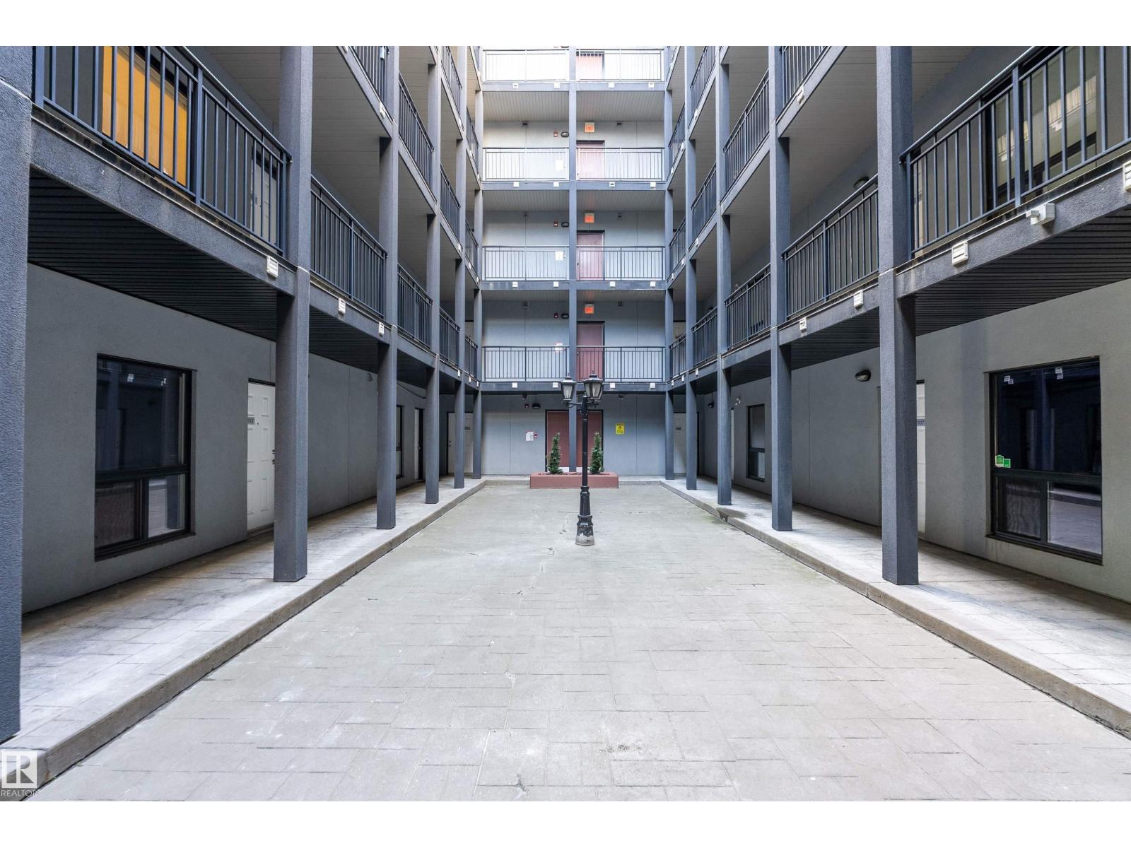 #406 10518 113 ST NW - 9
