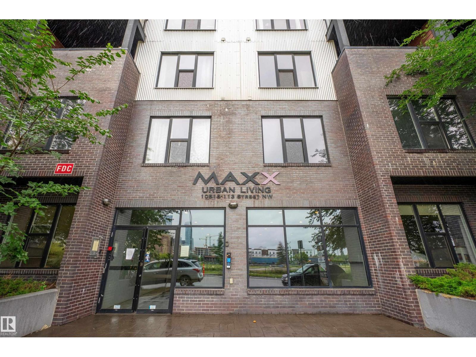 #406 10518 113 ST NW - 6