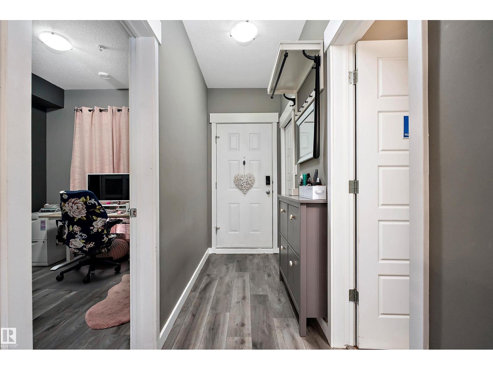 #406 10518 113 ST NW - 11