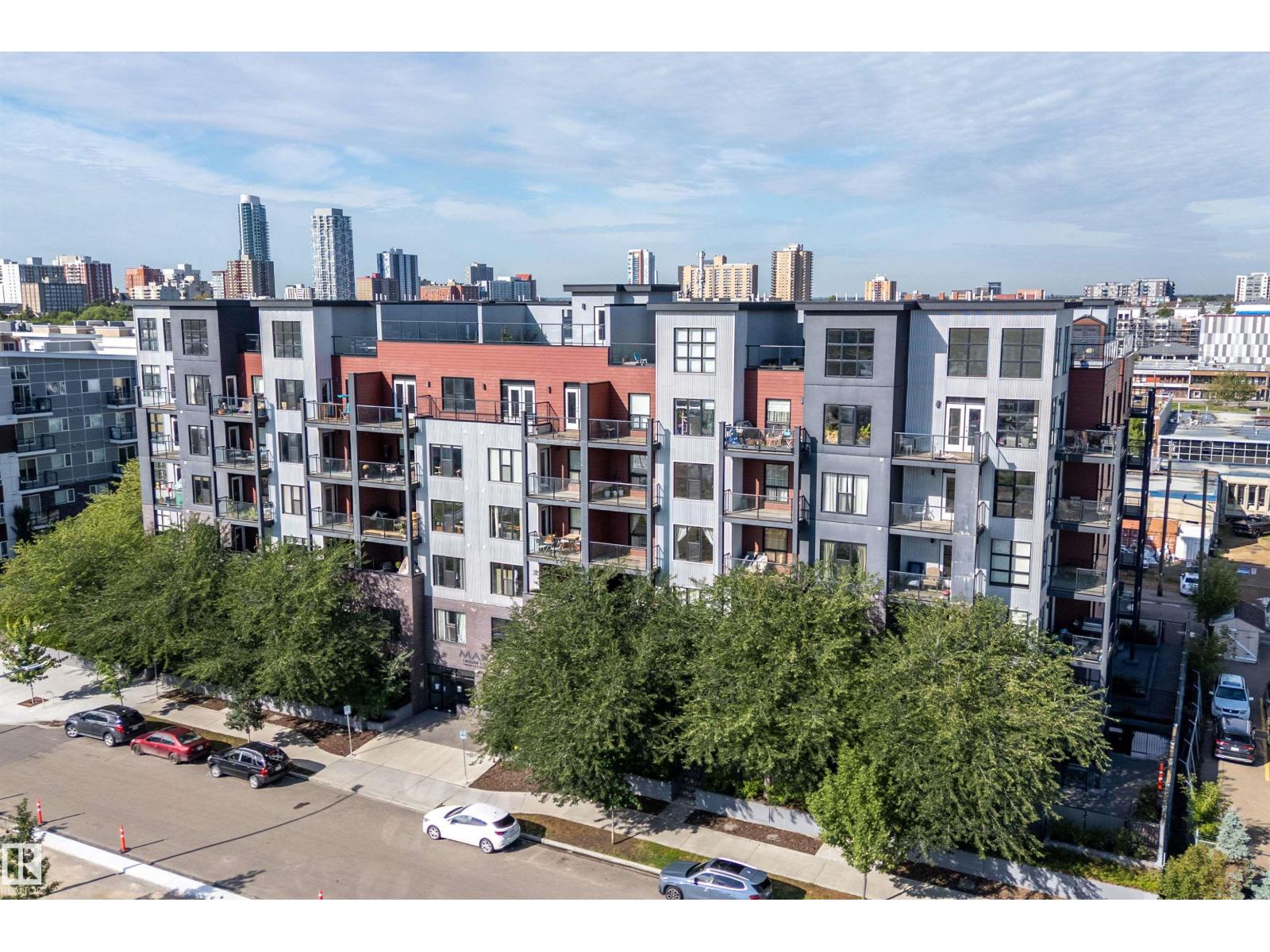 #406 10518 113 ST NW - 46
