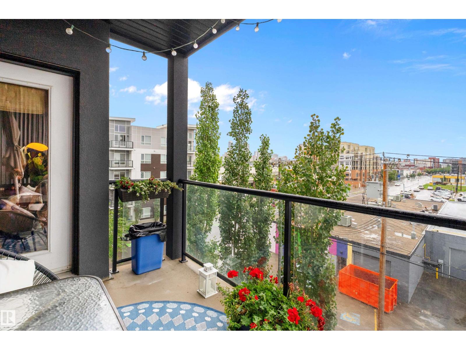 #406 10518 113 ST NW - 38