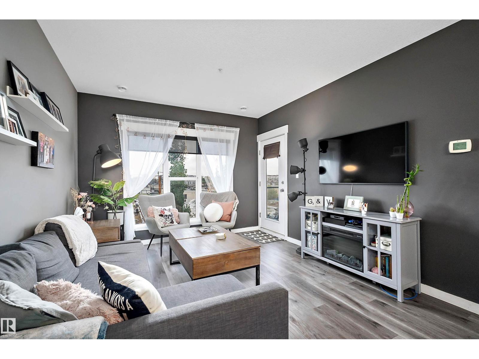 #406 10518 113 ST NW - 22