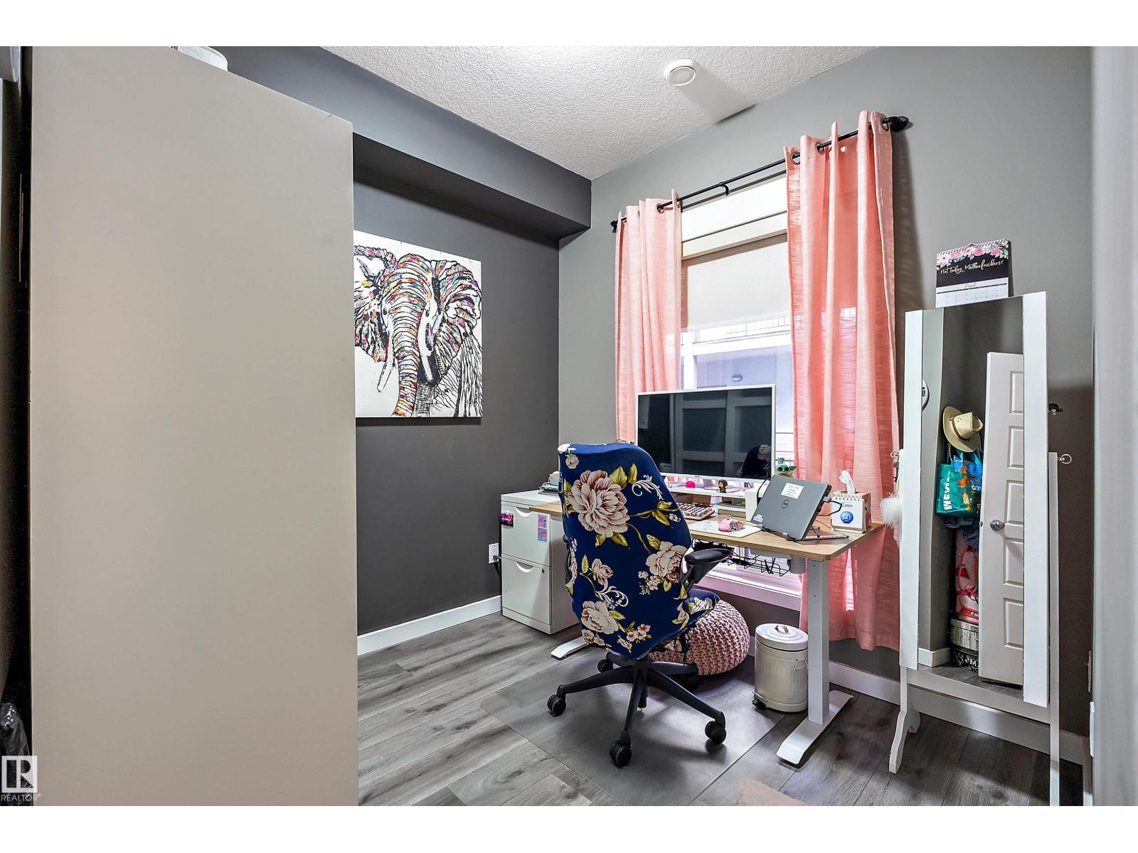 #406 10518 113 ST NW - 33