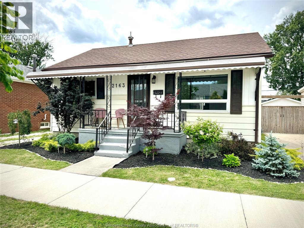 2163 WELLESLEY AVENUE - 1