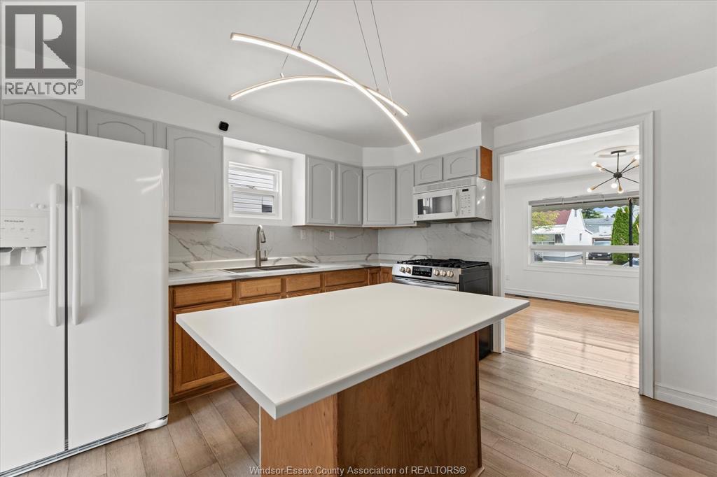 2163 WELLESLEY AVENUE - 16