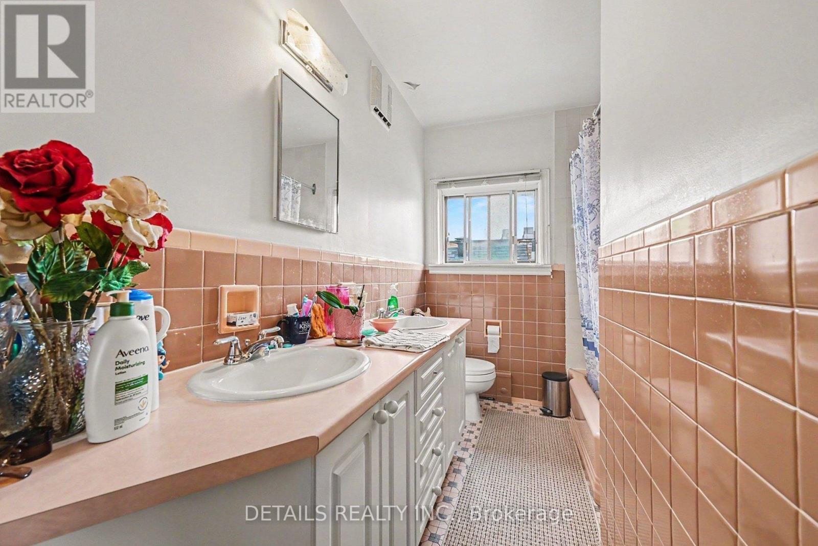 8 Bed, 4 Bath Multi-Family for Sale in Ottawa – 294 DONALD STREET, Ottawa – MLS# X13481958 - Image 38