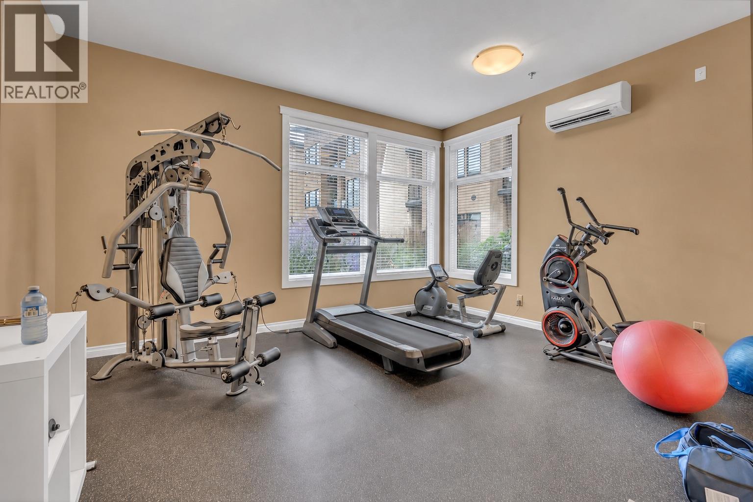 #406 3313 Wilson Street - 28