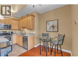 Living room - 3313 Wilson Street Unit# 406, Penticton, BC V2A8J3 Photo 7
