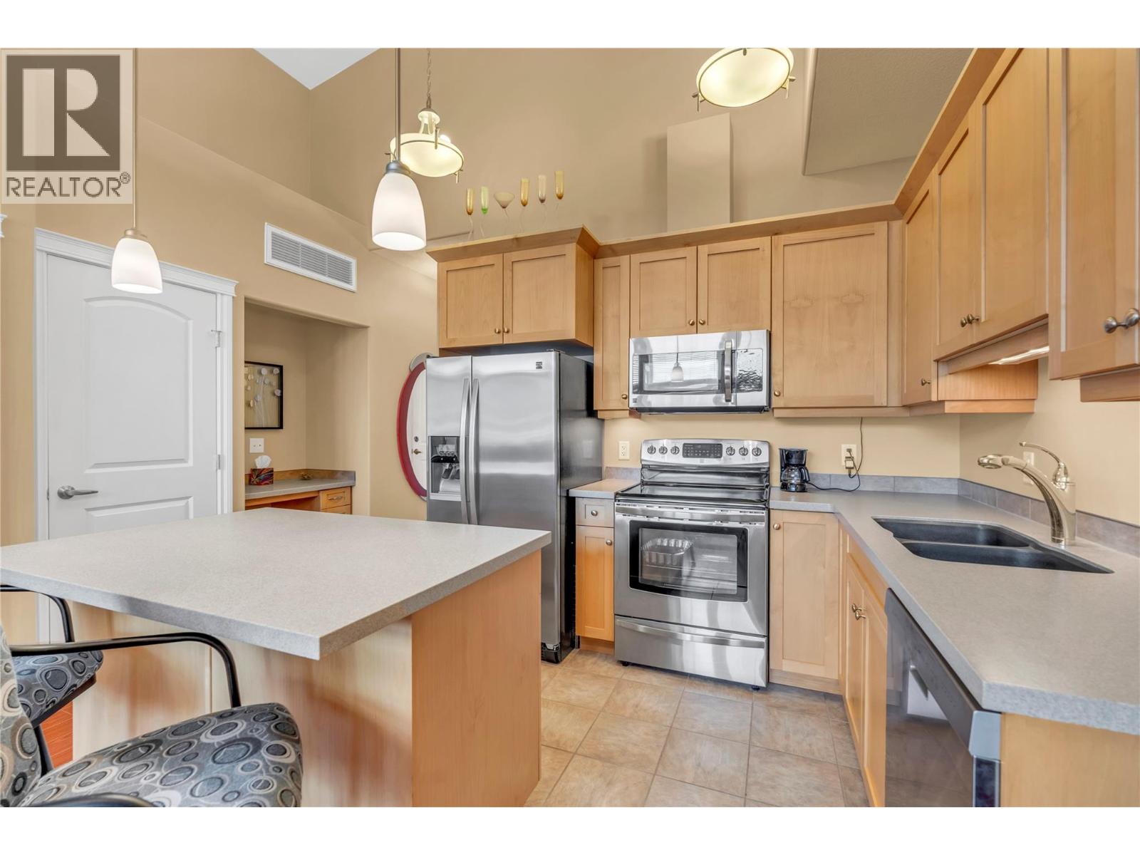 #406 3313 Wilson Street - 2