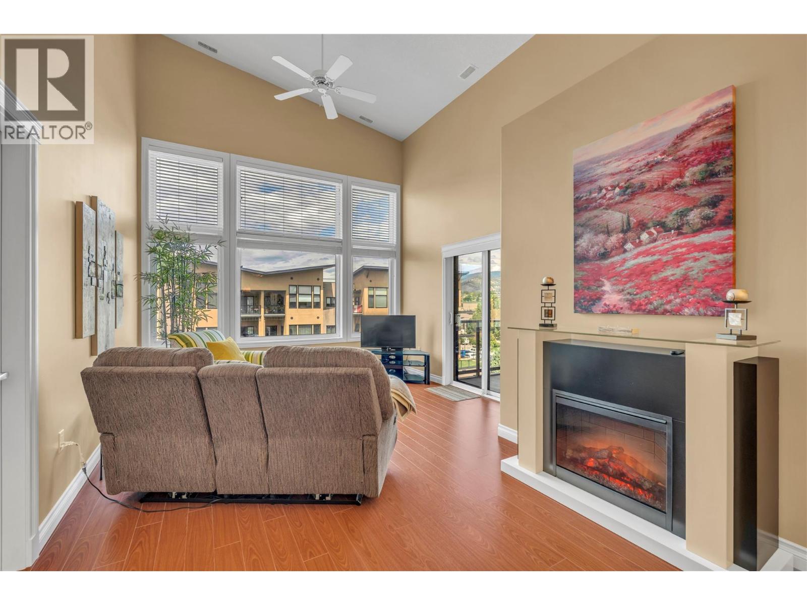 #406 3313 Wilson Street - 9