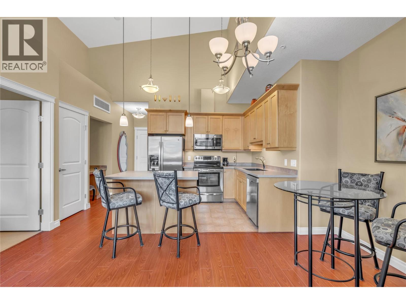 #406 3313 Wilson Street - 4