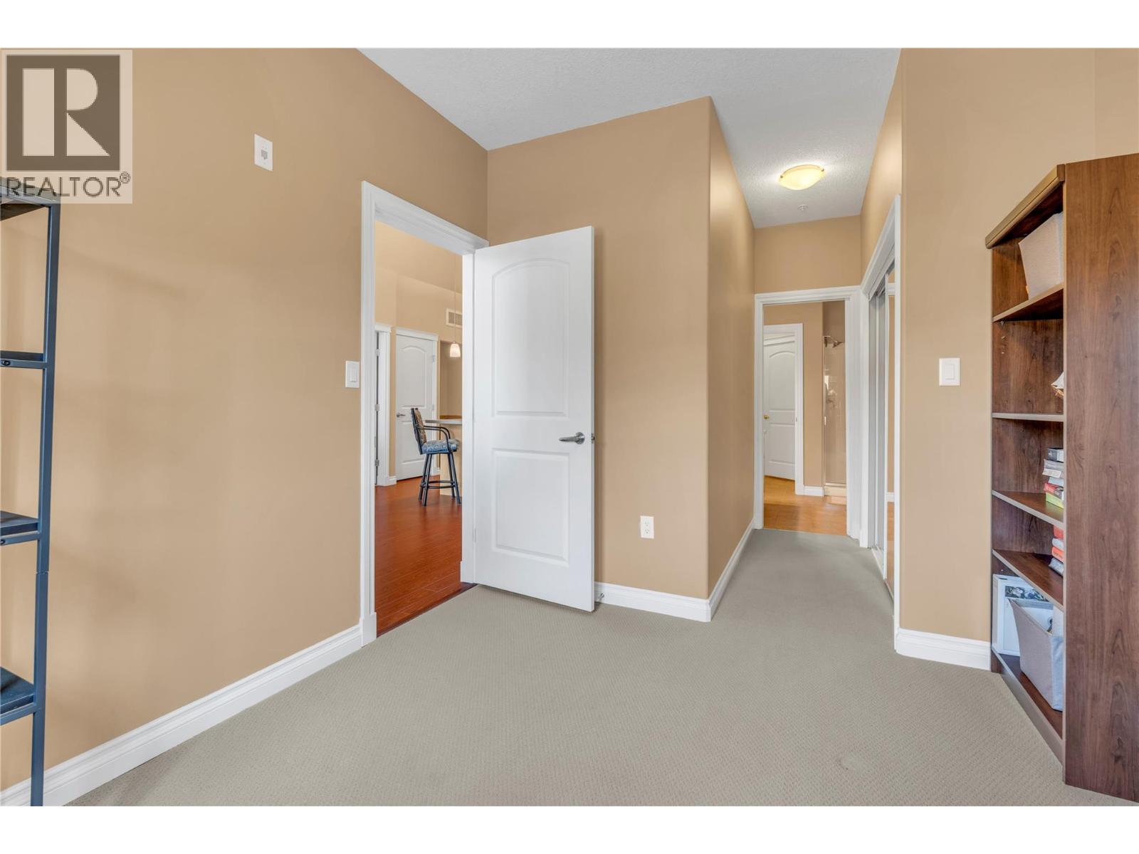 #406 3313 Wilson Street - 18