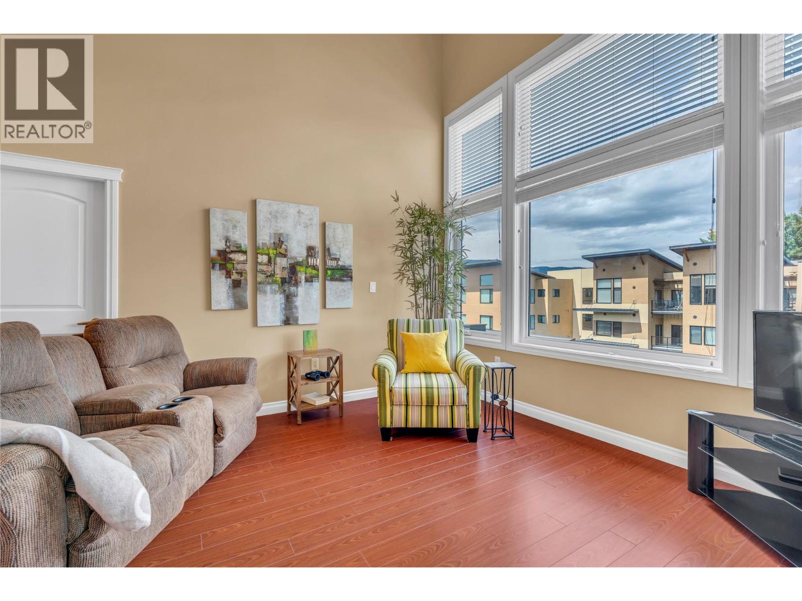 #406 3313 Wilson Street - 11