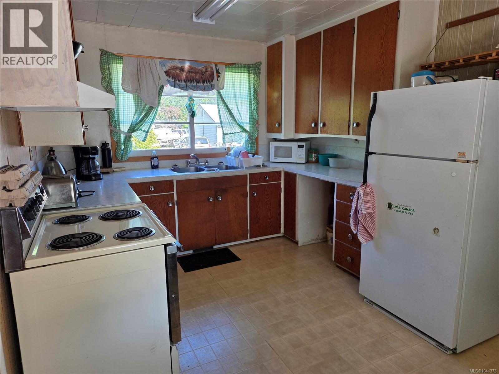 62 Kinman Ave - 10