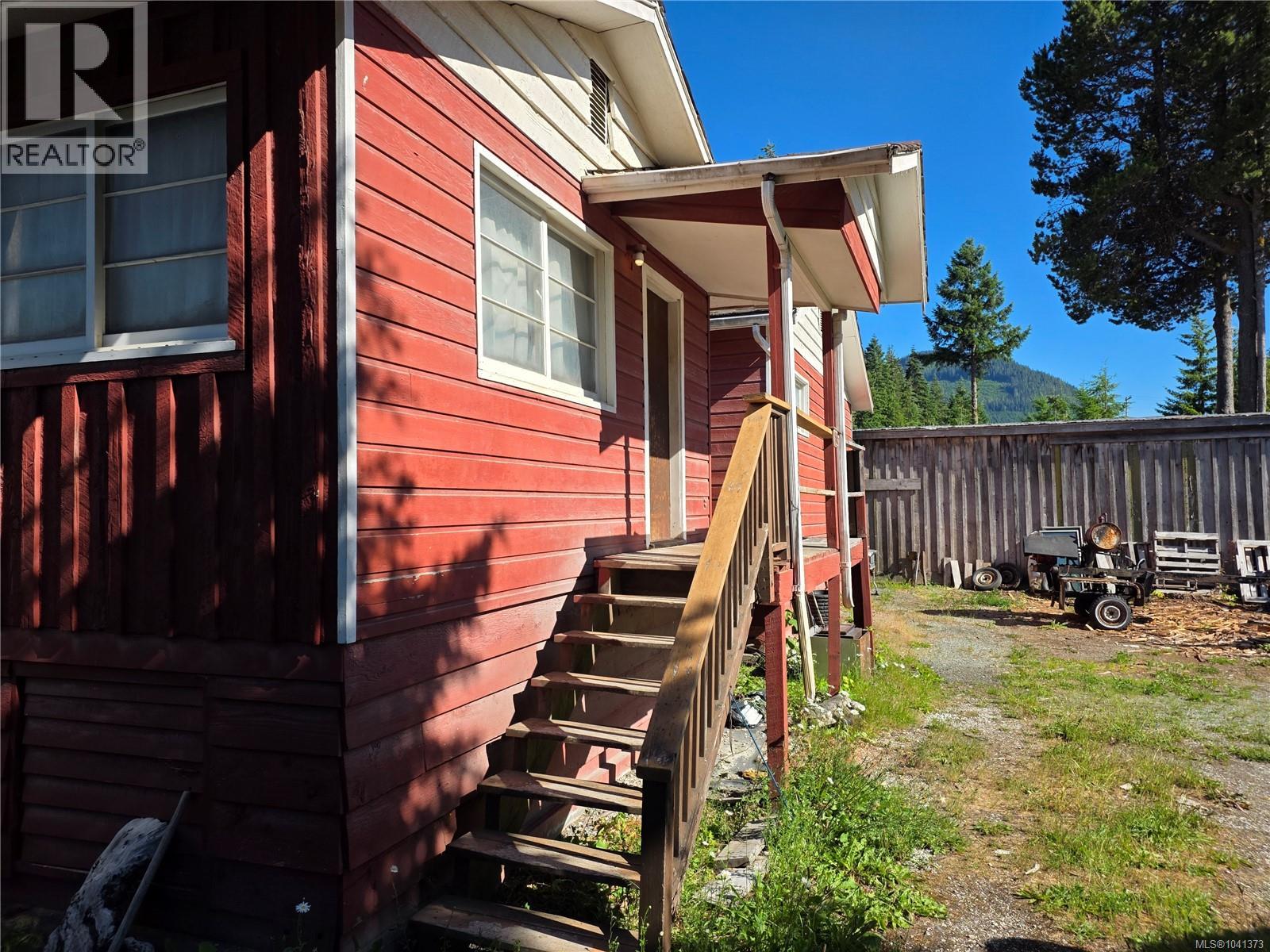 62 Kinman Ave - 3