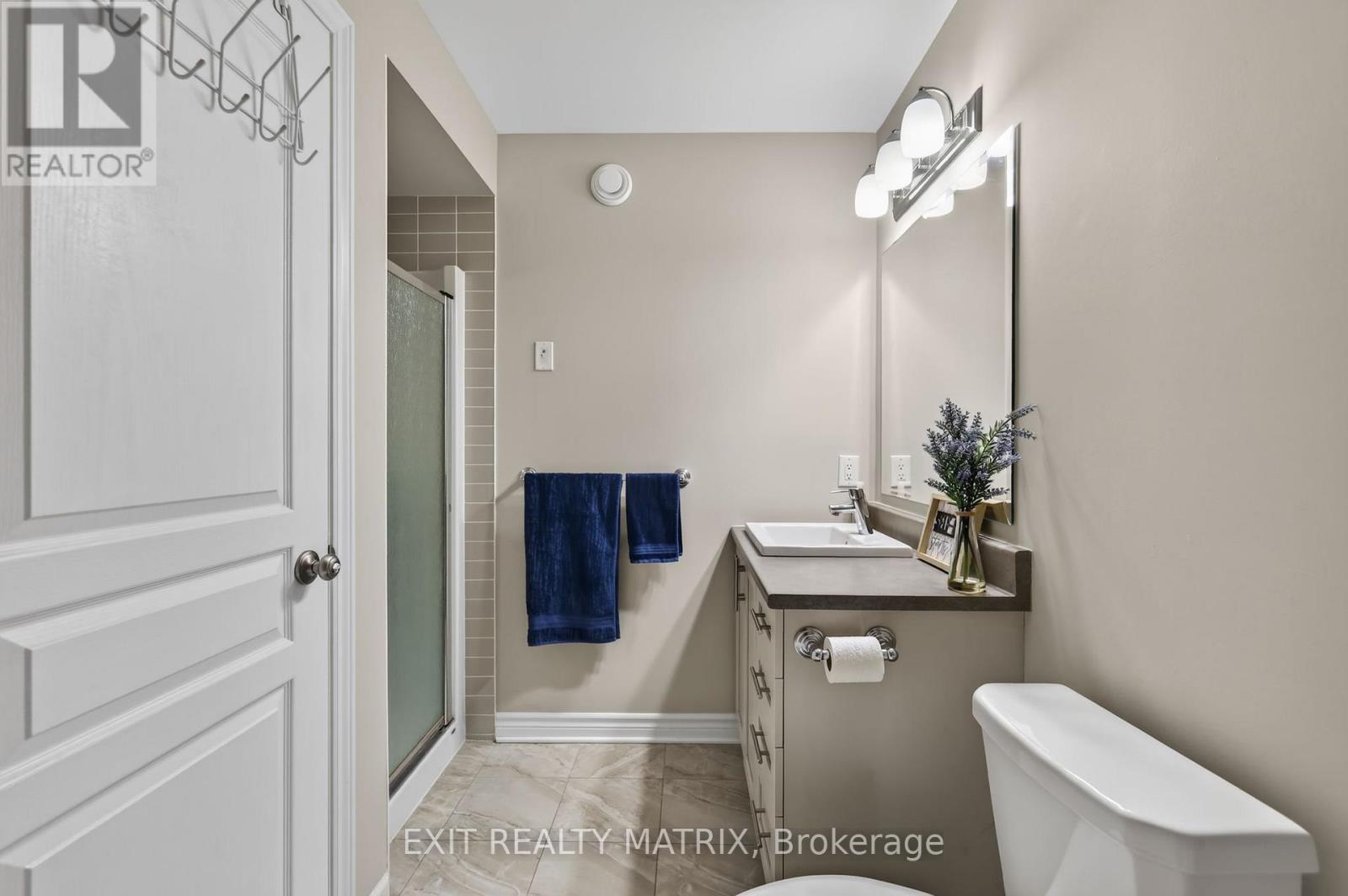 2 Bed, 4 Bath House for Sale in Ottawa – 204 BALTIC PRIVATE, Ottawa – MLS# X13482008 - Image 12