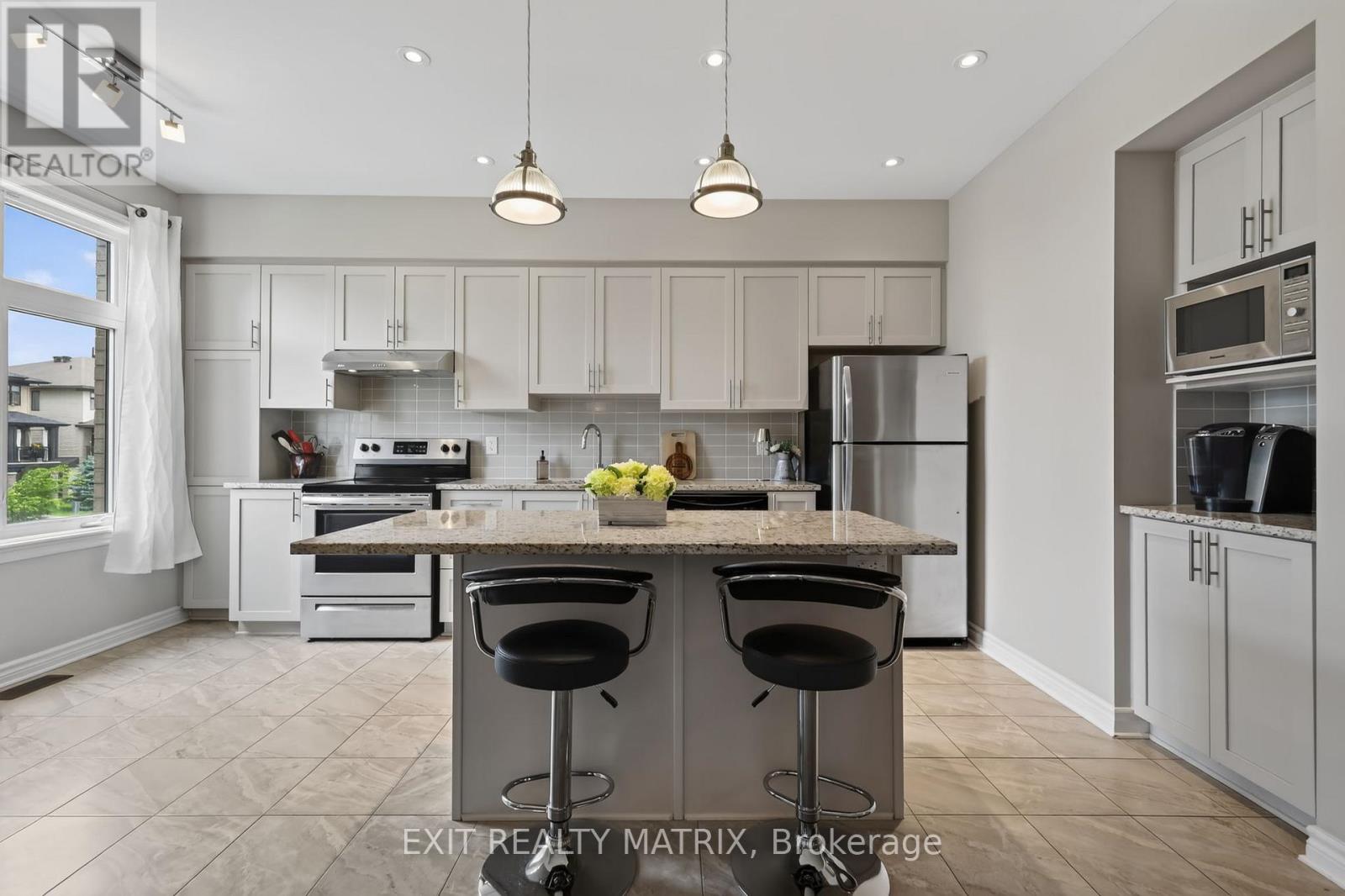 2 Bed, 4 Bath House for Sale in Ottawa – 204 BALTIC PRIVATE, Ottawa – MLS# X13482008 - Image 7