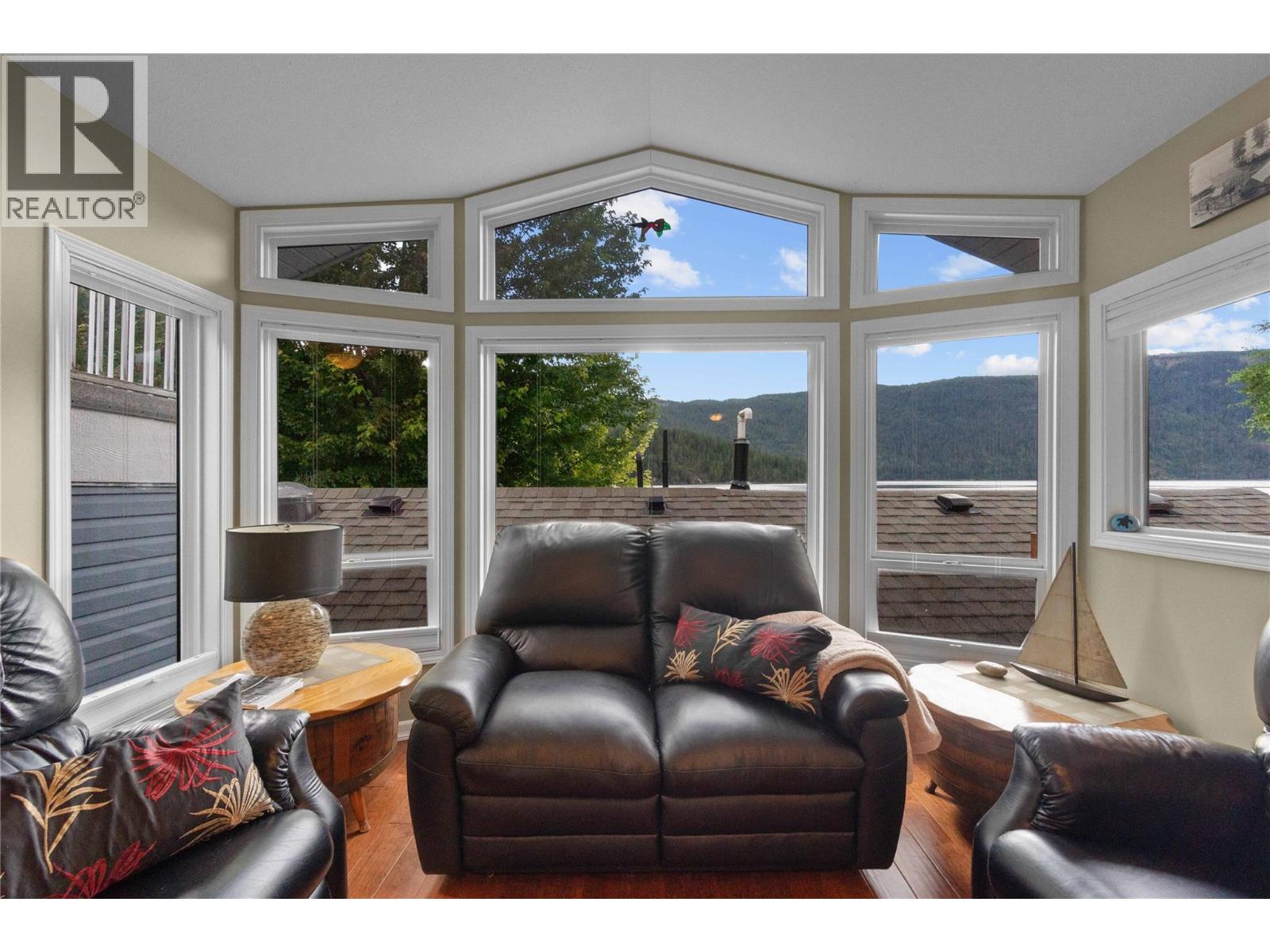 8 9032 Swanson Road, Swansea Point