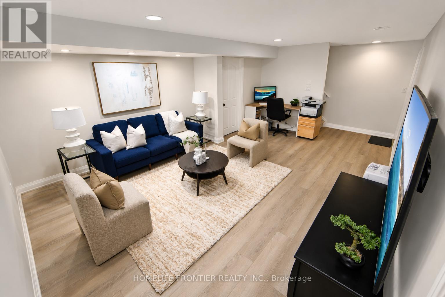 17 BRIDLE PATH - 20
