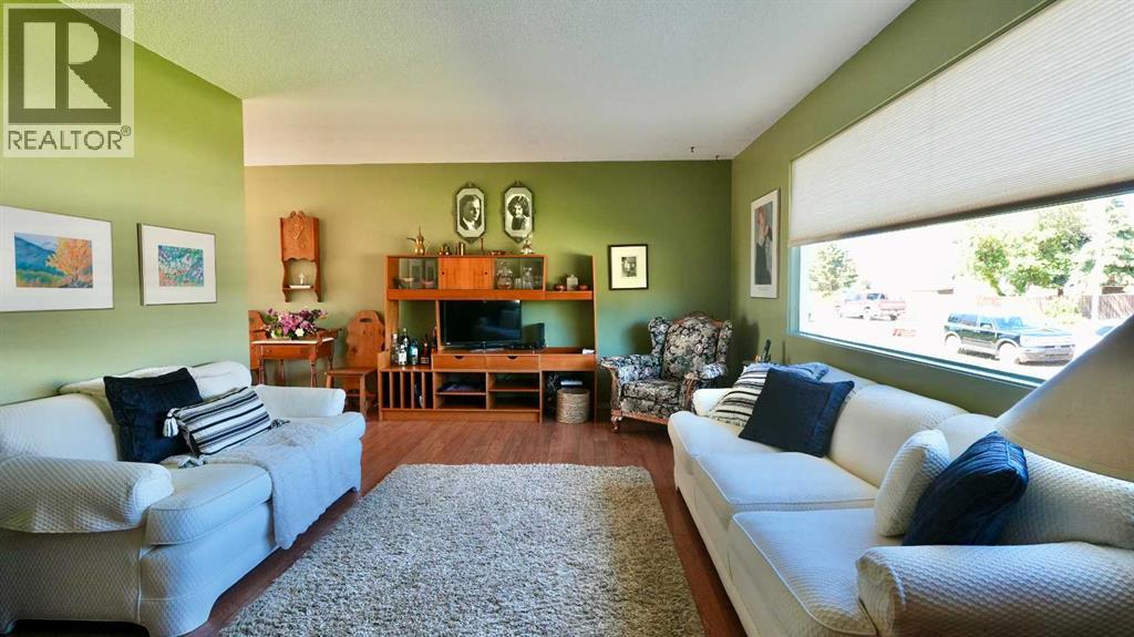 9527 89 Avenue — photo 14