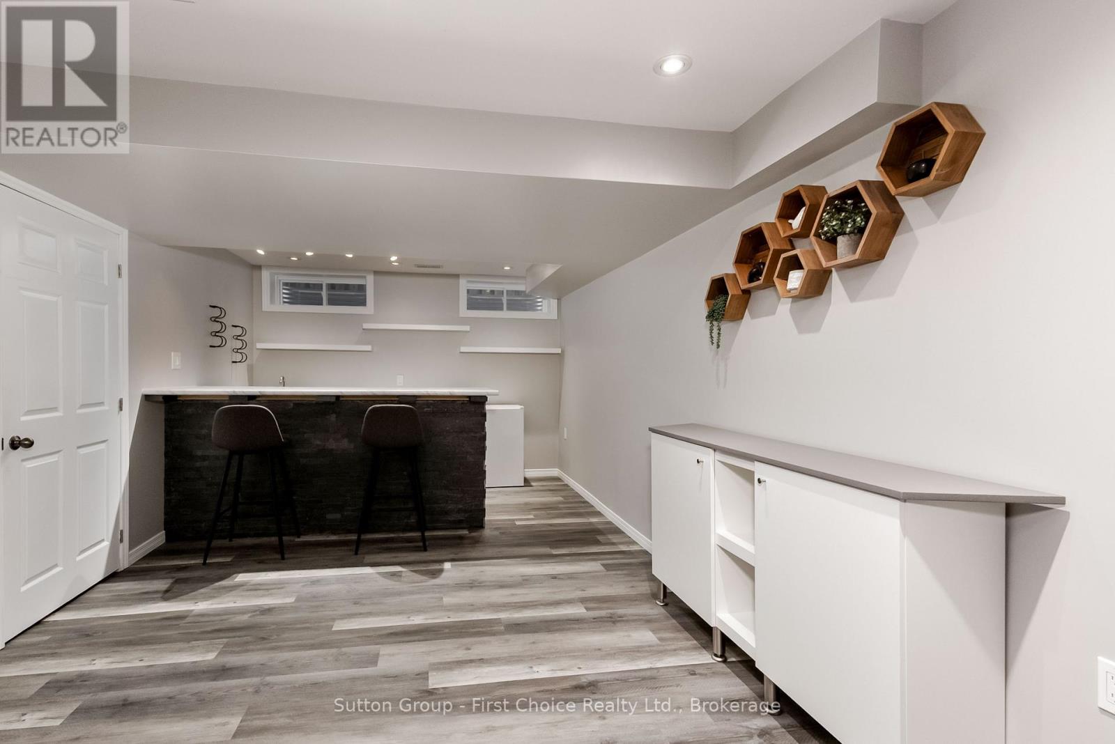 21 BROWN STREET - 17