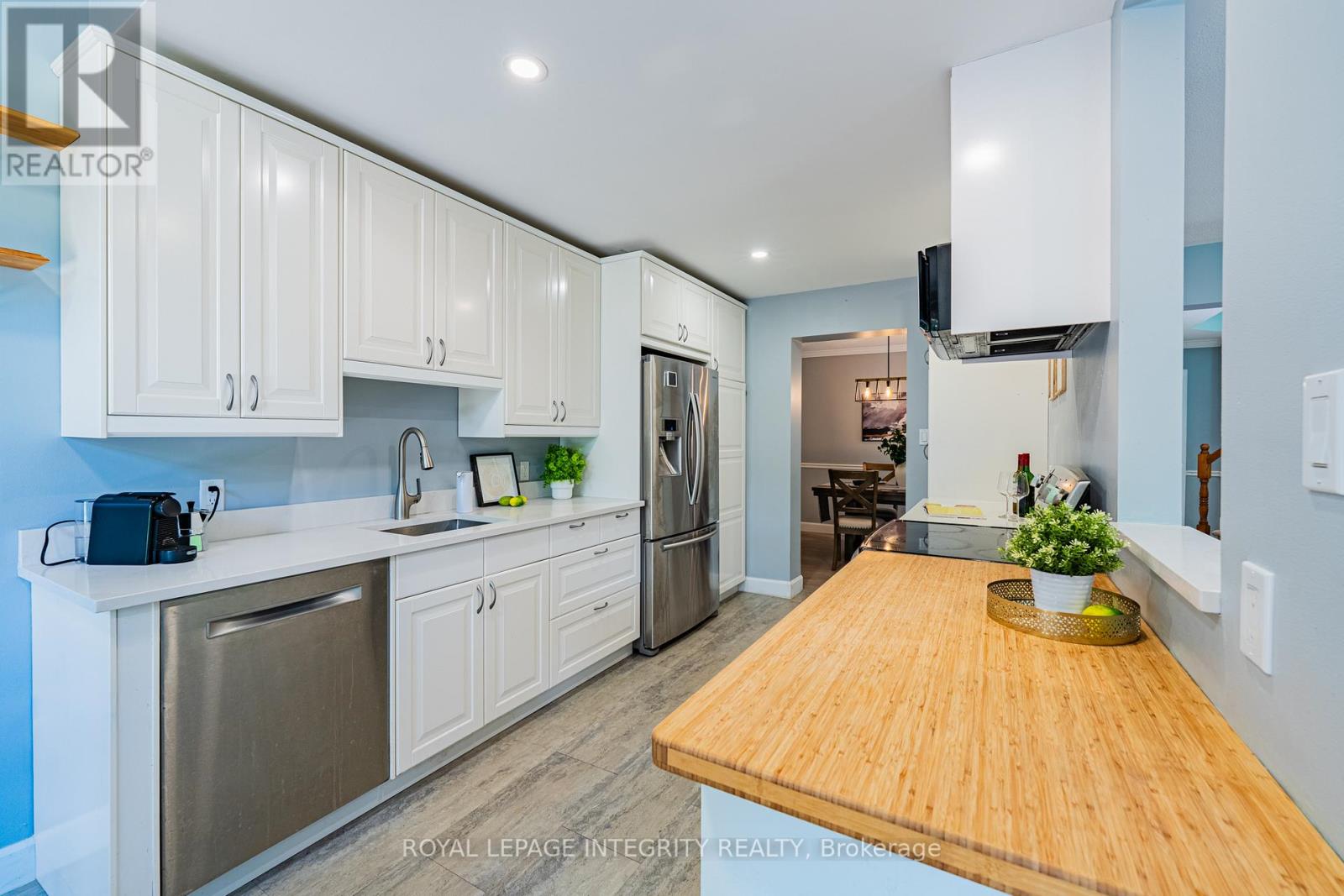 3 Bed, 3 Bath House for Sale in Ottawa – 208 BLACKDOME CRESCENT, Ottawa – MLS# X13465090 - Image 12
