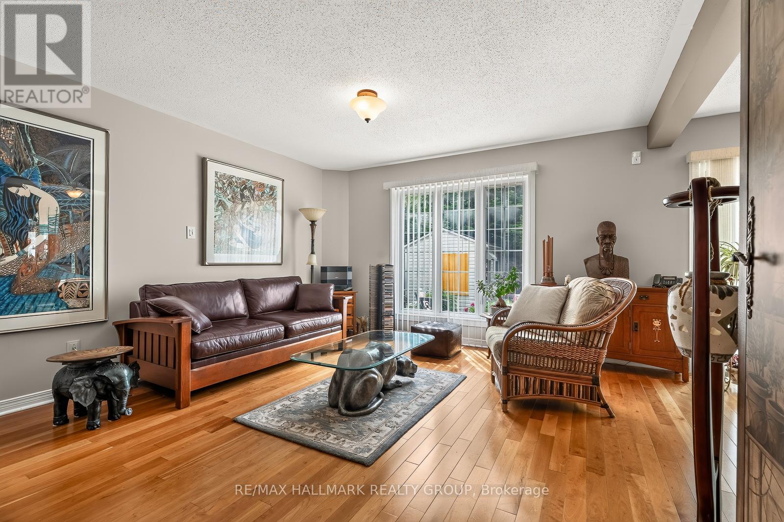 3 Bed, 3 Bath House for Sale in Ottawa – 511 DEANCOURT CRESCENT, Ottawa – MLS# X13482054 - Image 15