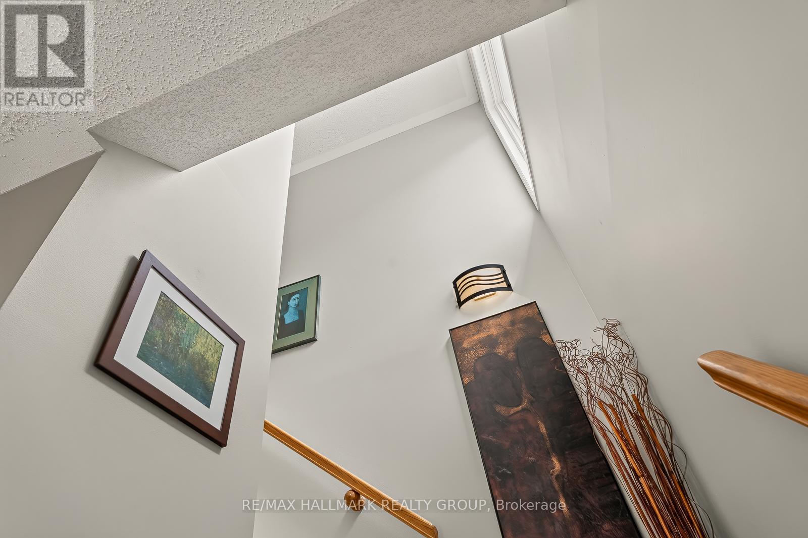 3 Bed, 3 Bath House for Sale in Ottawa – 511 DEANCOURT CRESCENT, Ottawa – MLS# X13482054 - Image 21