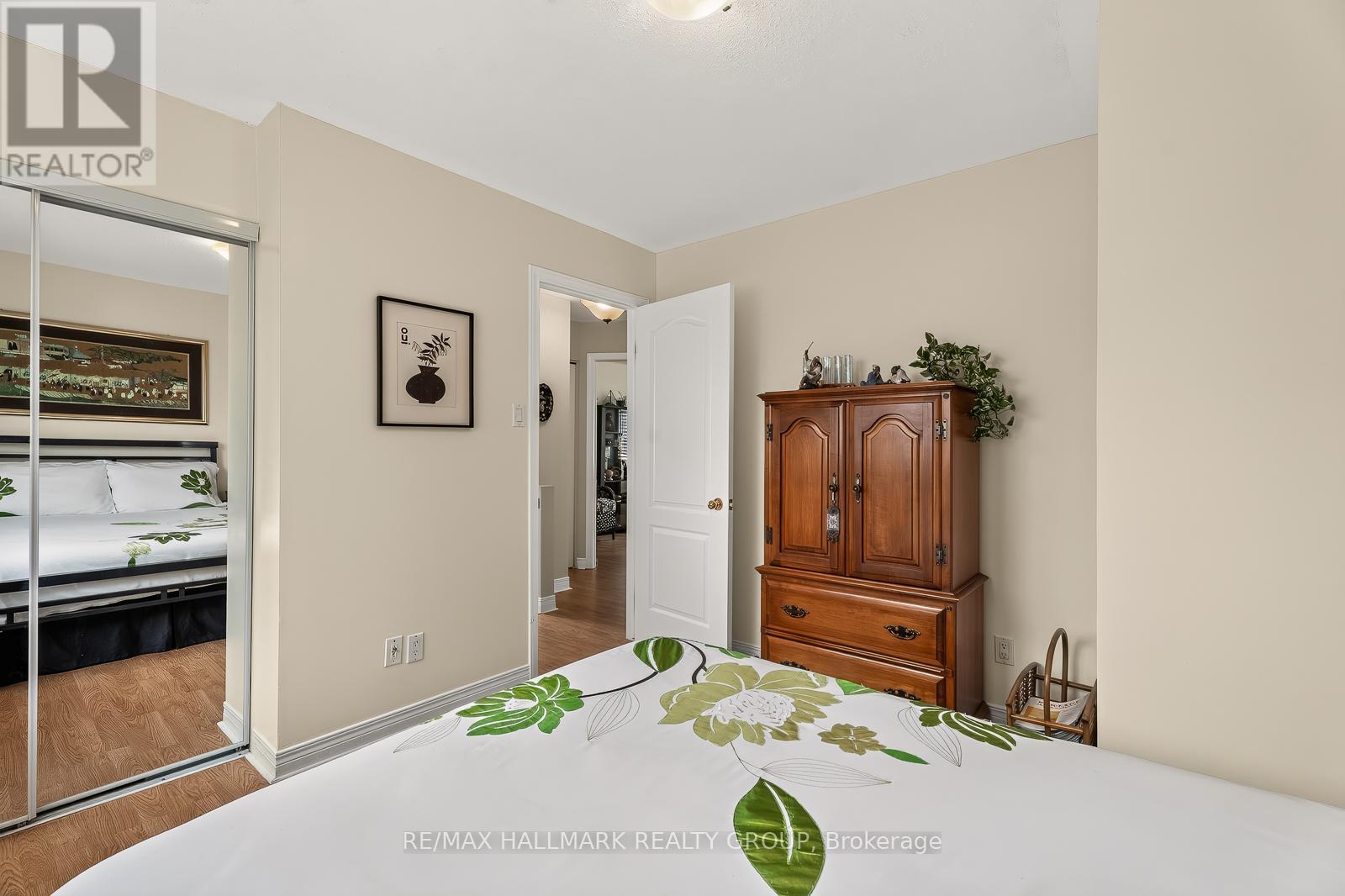 3 Bed, 3 Bath House for Sale in Ottawa – 511 DEANCOURT CRESCENT, Ottawa – MLS# X13482054 - Image 31