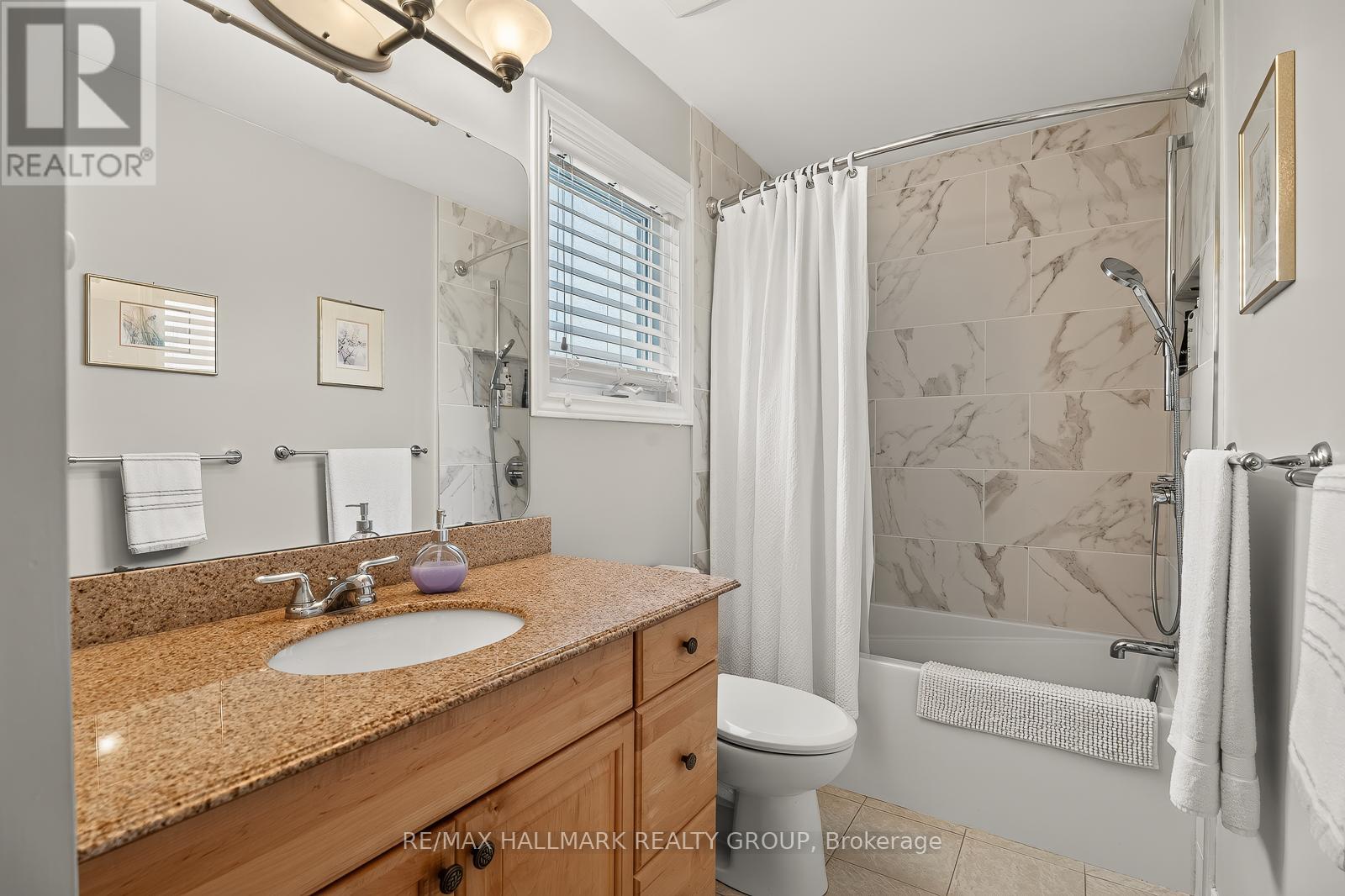 3 Bed, 3 Bath House for Sale in Ottawa – 511 DEANCOURT CRESCENT, Ottawa – MLS# X13482054 - Image 32