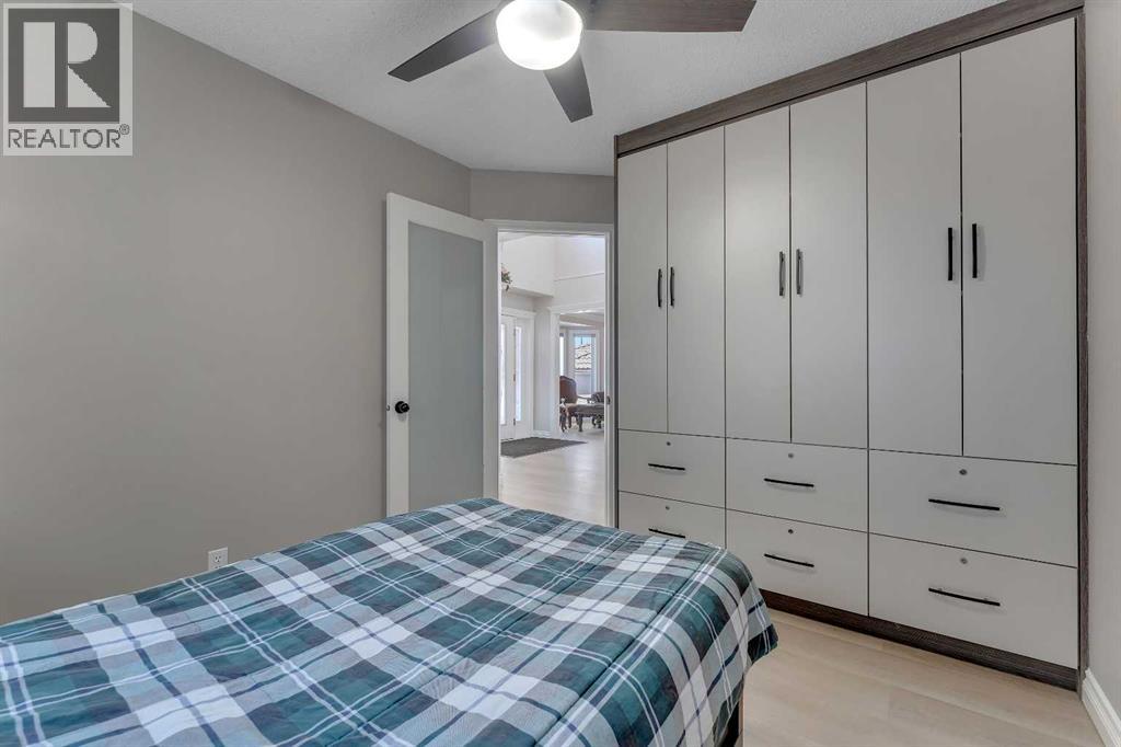 33 Edgevalley Way NW - 36
