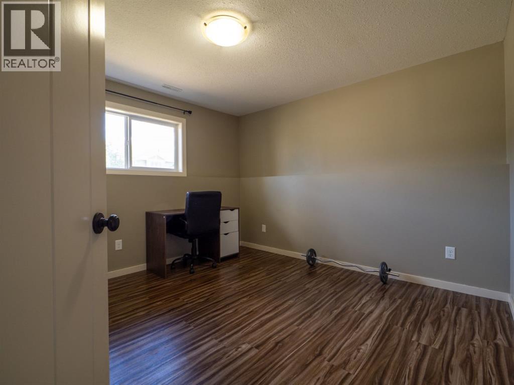148 Mt Sundial Court W — photo 27