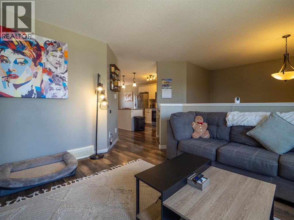 148 Mt Sundial Court W — photo 9