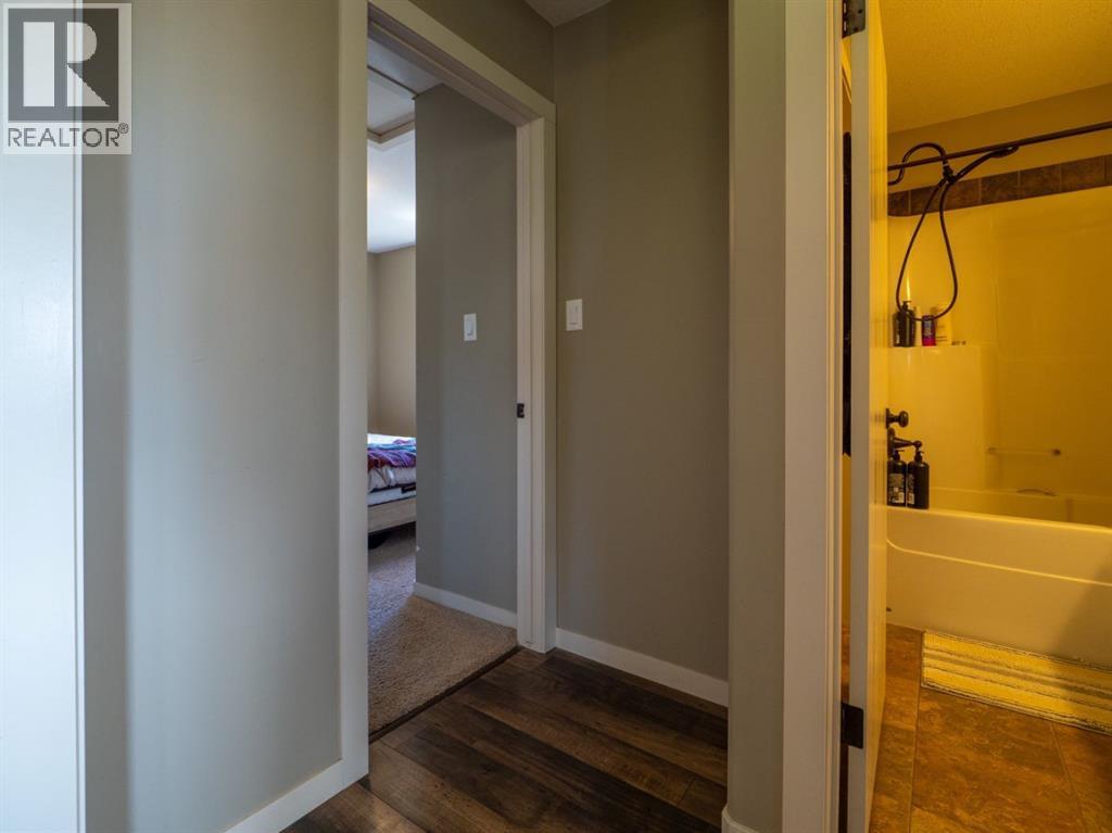 148 Mt Sundial Court W — photo 18