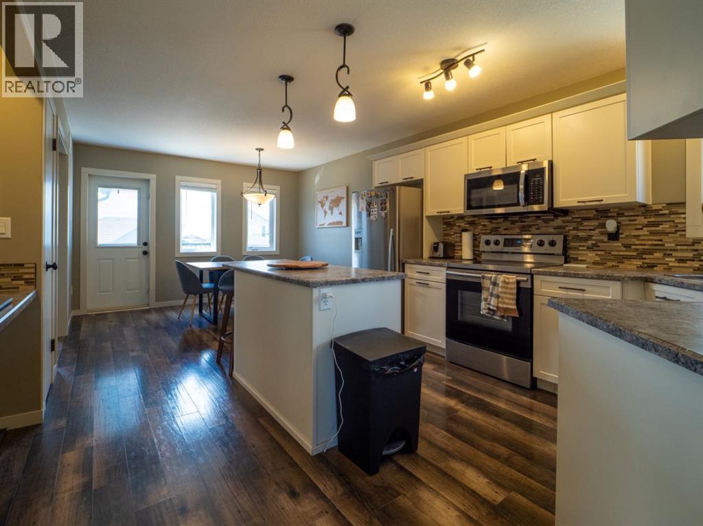 148 Mt Sundial Court W — photo 10