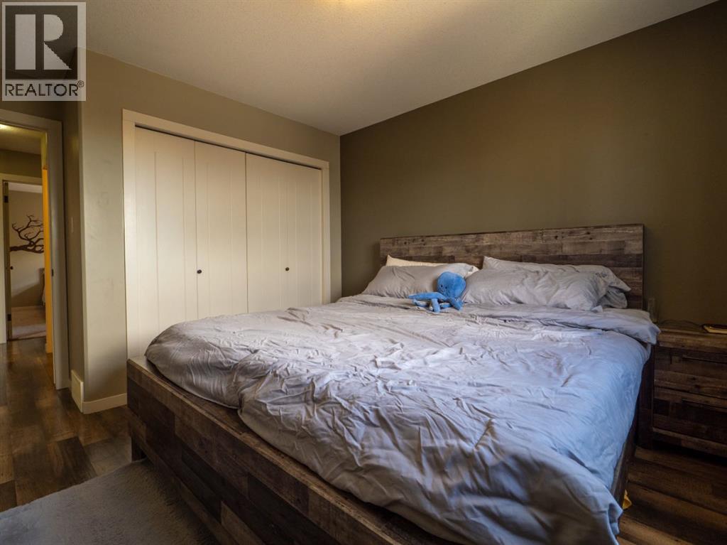 148 Mt Sundial Court W — photo 23