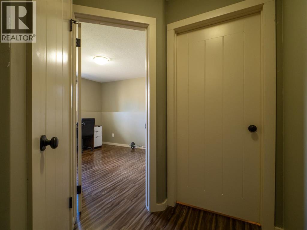 148 Mt Sundial Court W — photo 26
