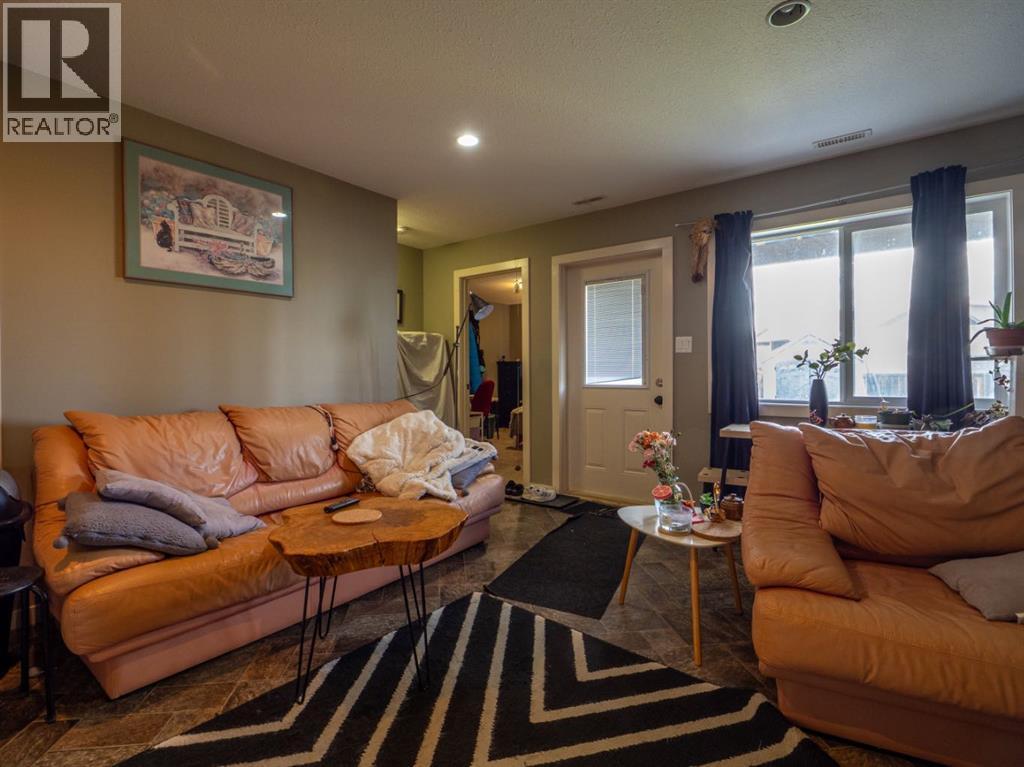 148 Mt Sundial Court W — photo 31