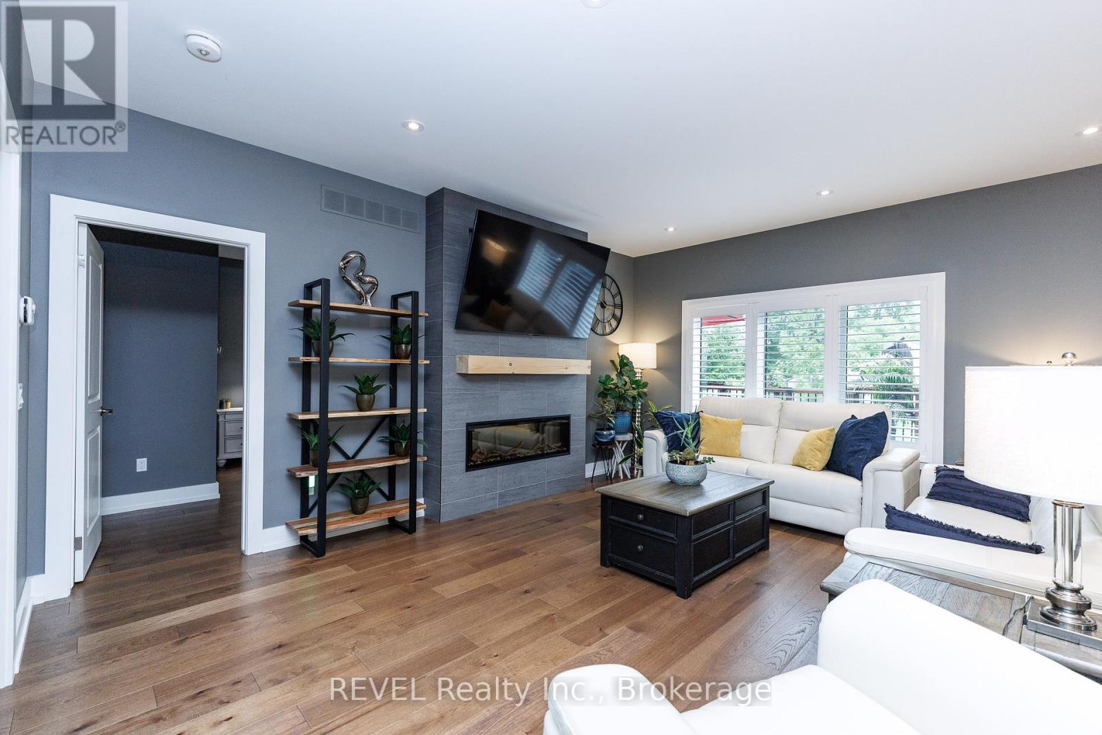 402 WASHINGTON ROAD - 11