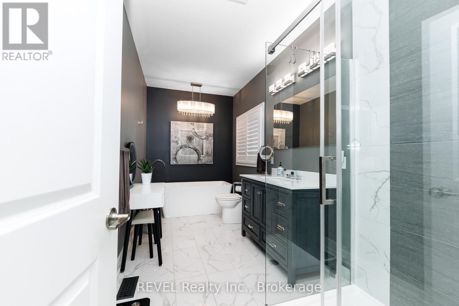 402 WASHINGTON ROAD - 21