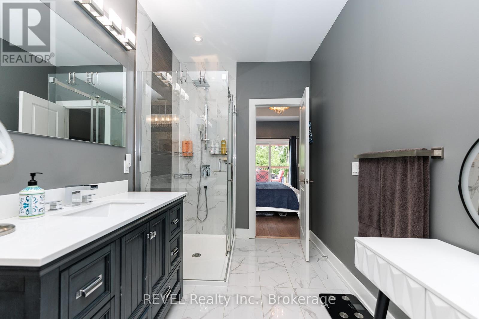 402 WASHINGTON ROAD - 23