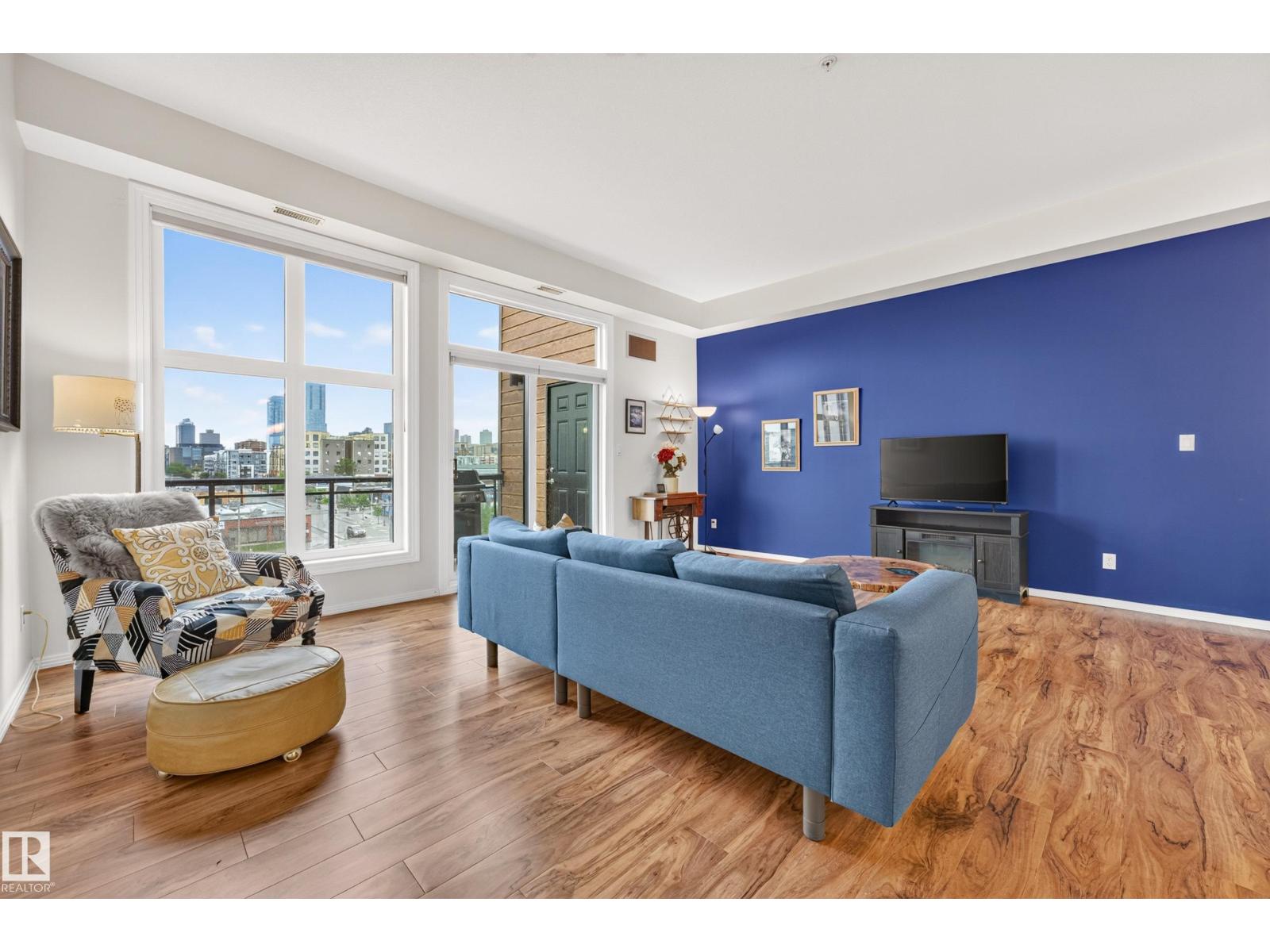 #410 10531 117 ST NW - 18